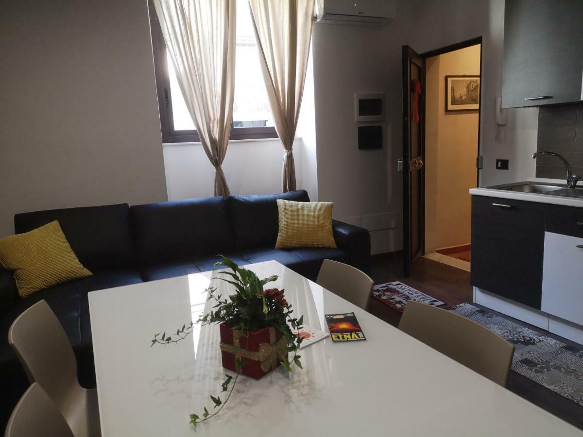 Il Fortino Flats Apartment Catania Luaran gambar